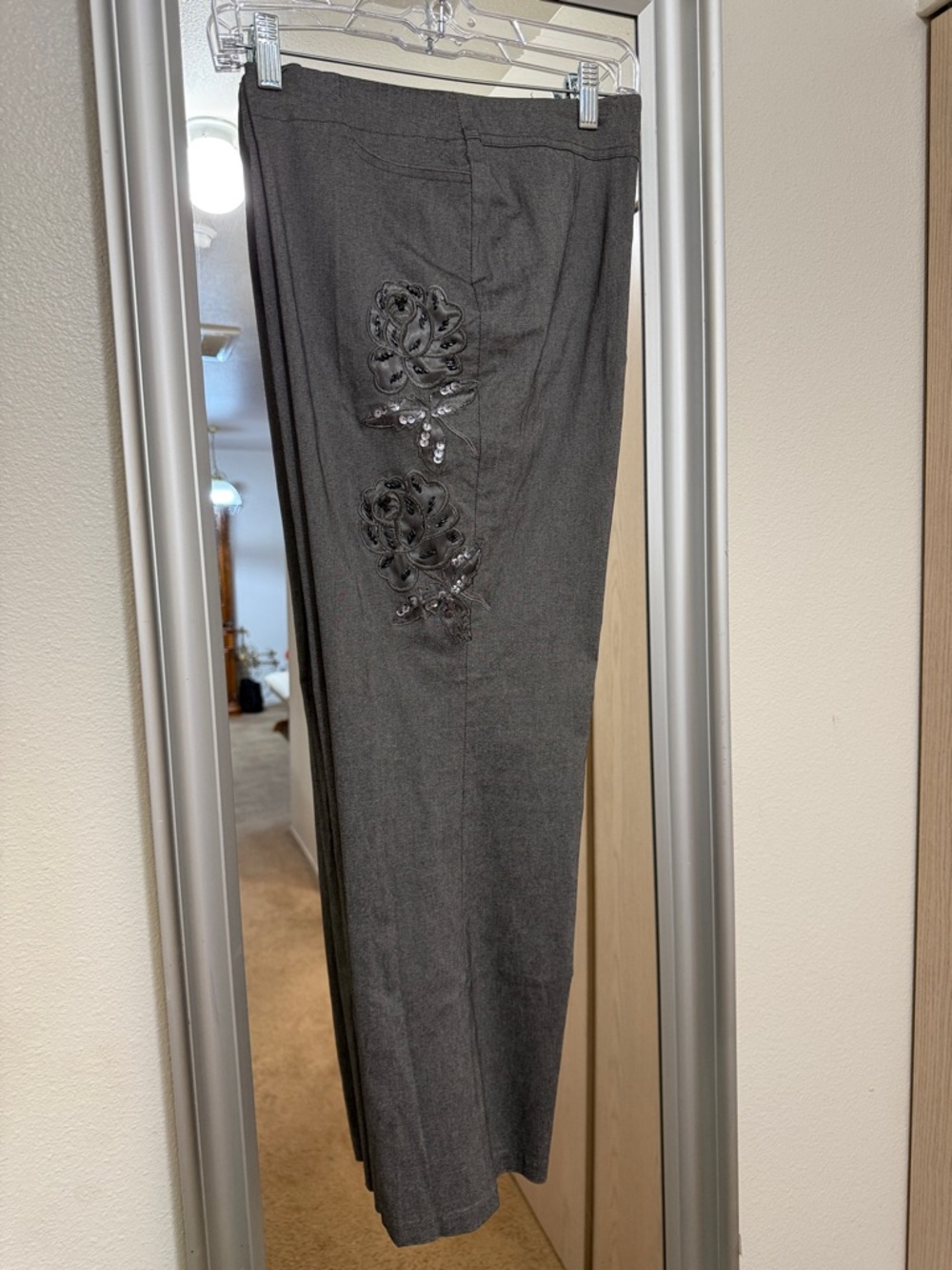 Bebe Grey Dress Pants with Embroidered Floral Detail stretch